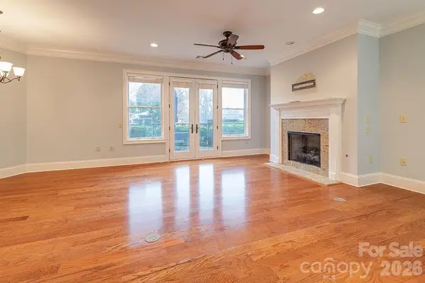 350 E Allen Street #103, Hendersonville, NC 28792