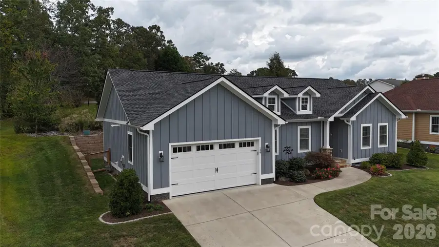 138 Olde Oak Way, Hendersonville, NC 28792 - #2