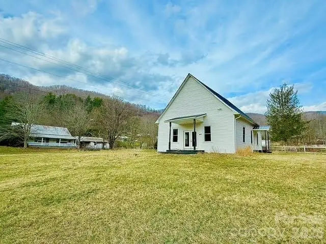 6367 Nc 261 Highway, Bakersville, NC 28705 - #1