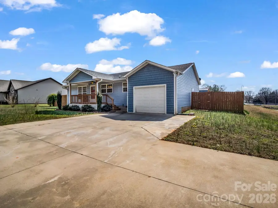 655 W Oconee Street, Chesnee, SC 29323 - #2