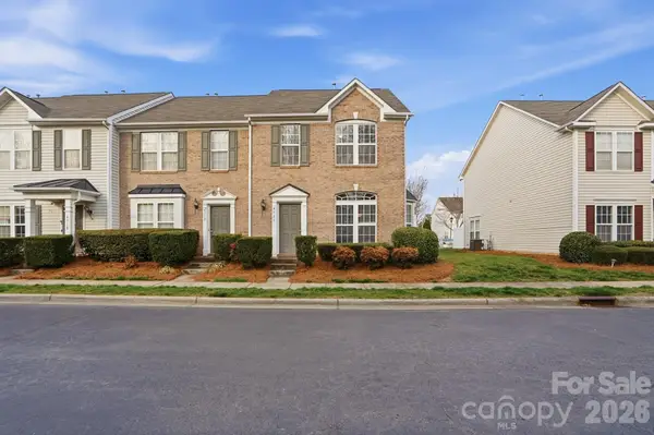 4723 Forestridge Commons Drive, Charlotte, NC 28269