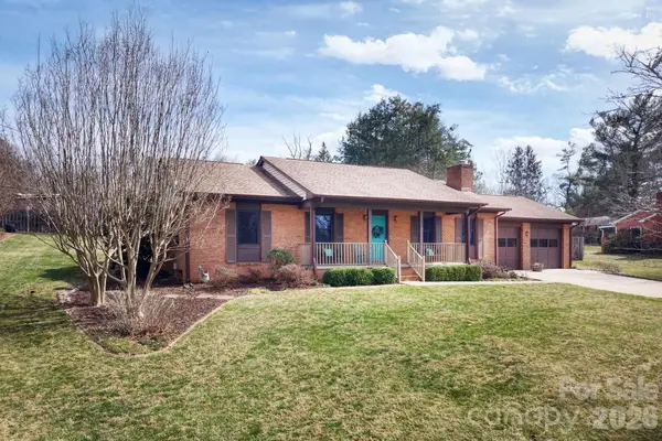 15 Pinedale Road, Asheville, NC 28805