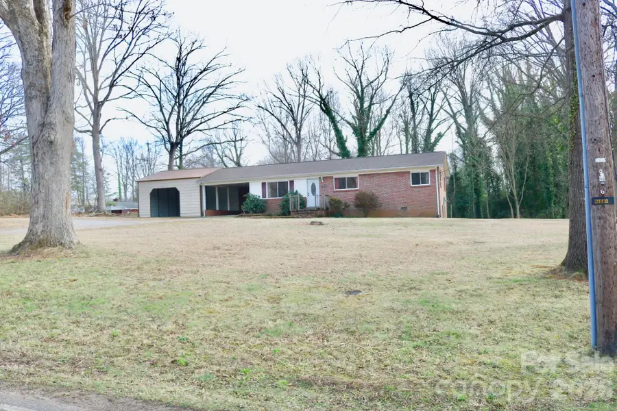 2280 19th Avenue Ne, Hickory, NC 28601 - #2