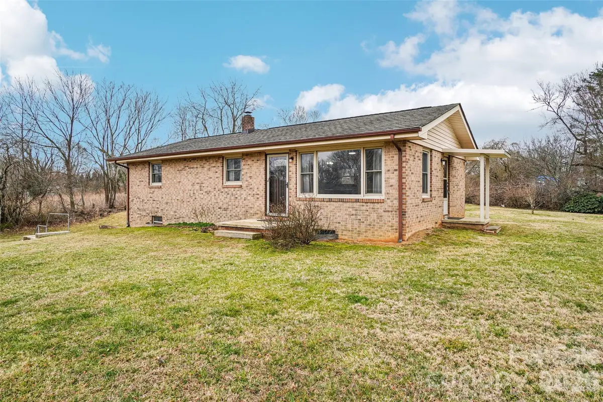 277 Powell Street, Hendersonville, NC 28792 - #1