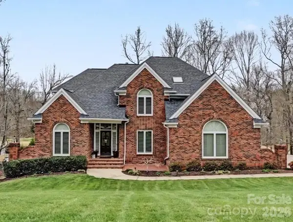 18801 River Falls Drive, Davidson, NC 28036