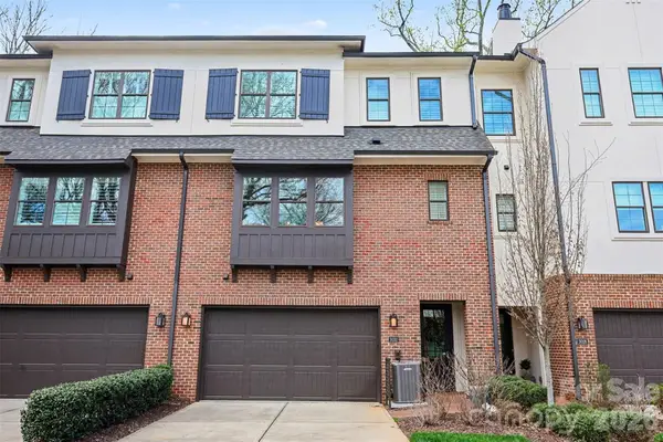 3030 Fairview Villa Court, Charlotte, NC 28209