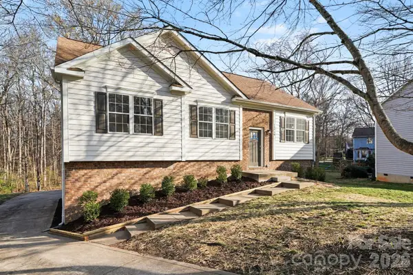 14716 Peridot Court, Pineville, NC 28134