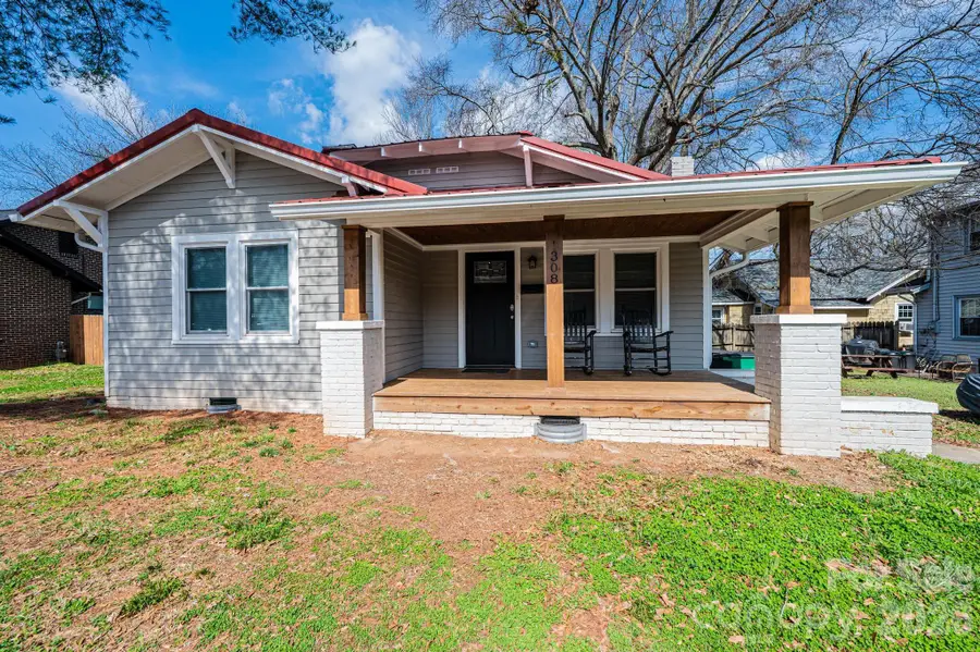 308 W Sycamore Street, Lincolnton, NC 28092 - #3