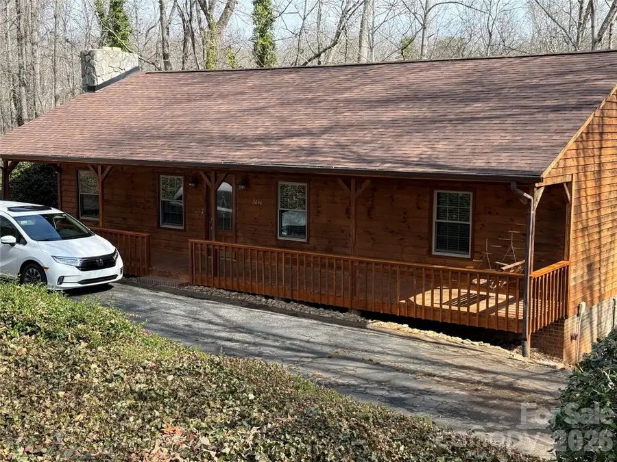 3840 Cherry Grove Drive, Hickory, NC 28602 - #2