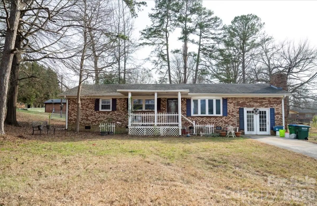 406 E Texas Avenue, Bessemer City, NC 28016 - #1