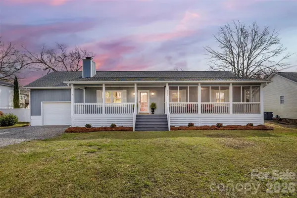 322 NE 57th Street Ne #28&S, Oak Island, NC 28465