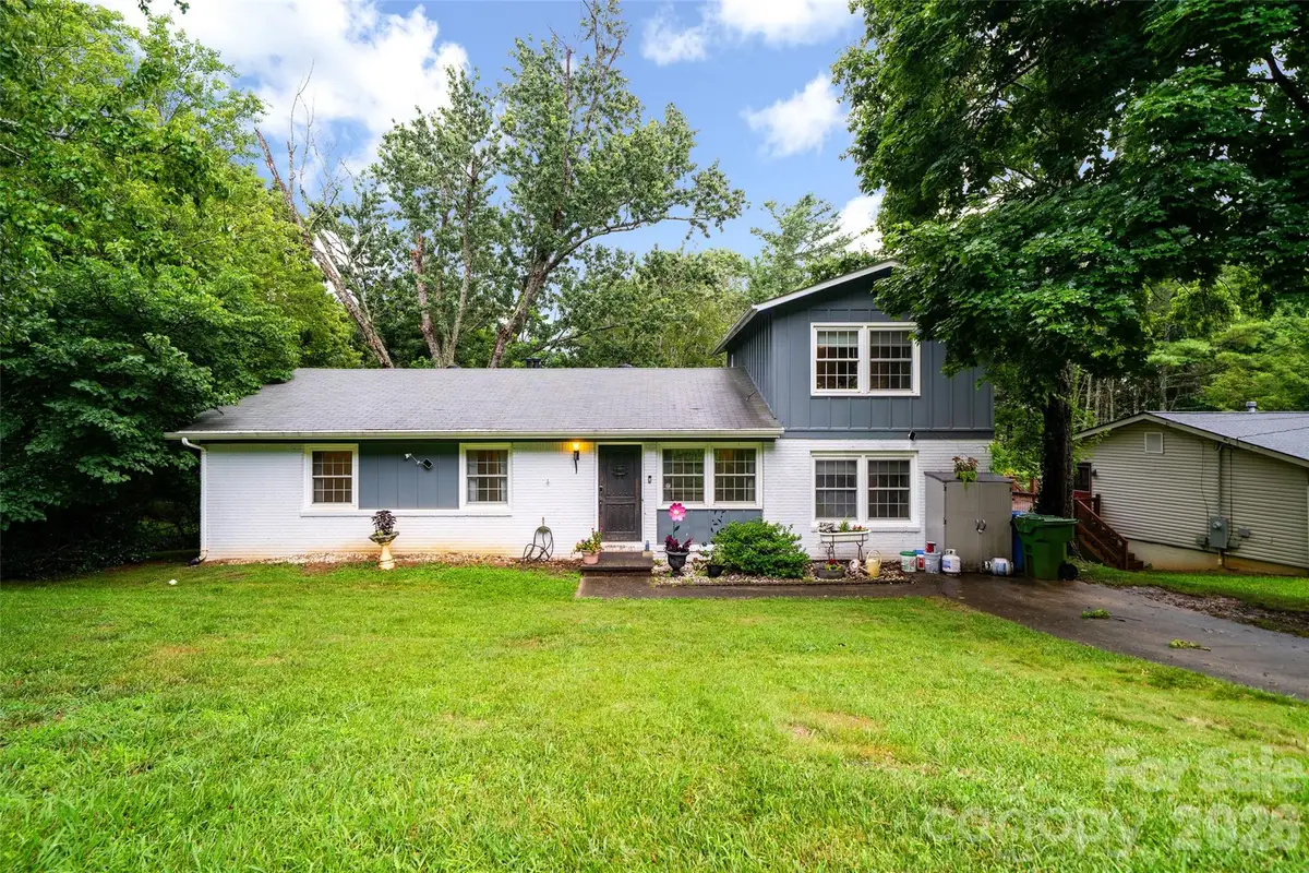 6 Hillview Circle, Asheville, NC 28805 - #1