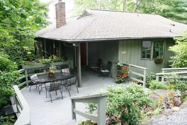 31 Rhododendron Road, Black Mountain, NC 28711