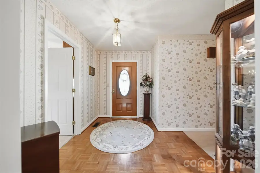 916 Plantation Drive, Lenoir, NC 28645 - #3