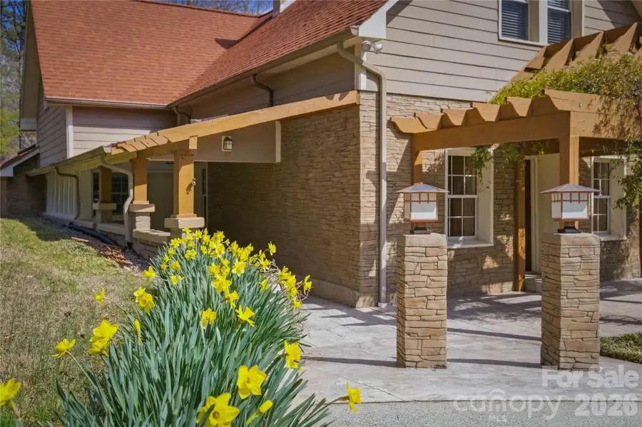 917 Zeline Avenue Ne, Valdese, NC 28690 - #3