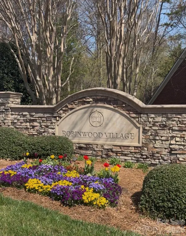 1802 Robinwood Village Drive, Gastonia, NC 28054