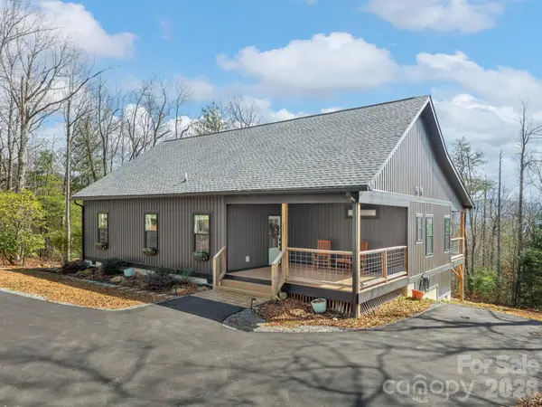 2201 Bulling Creek Road, Penrose, NC 28766