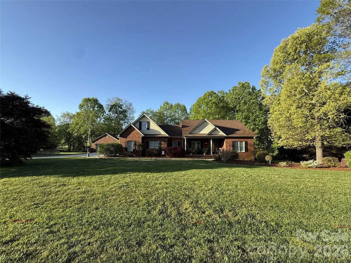 155 Howard Pond Loop, Statesville, NC 28625 - #1