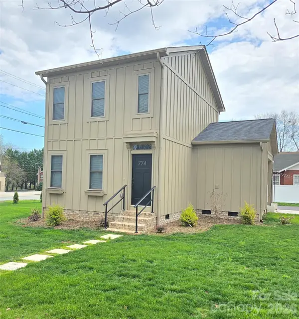 774 8th Street Ne, Hickory, NC 28601