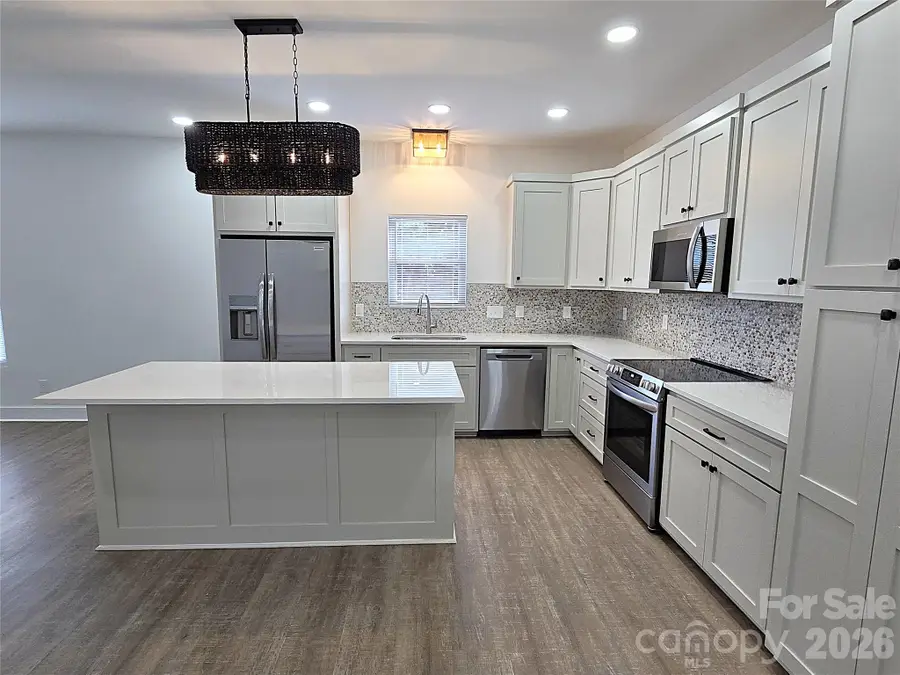 774 8th Street Ne, Hickory, NC 28601 - #3