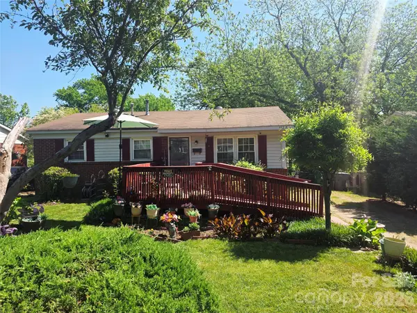 4920 Winchester Street, Charlotte, NC 28208