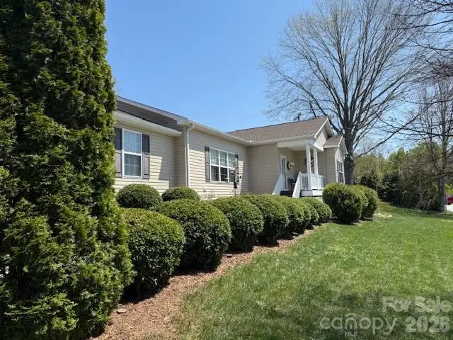 34 Middle Street, Hendersonville, NC 28792 - #3