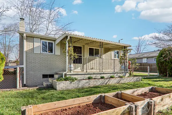 11 Huffman Road, Asheville, NC 28806