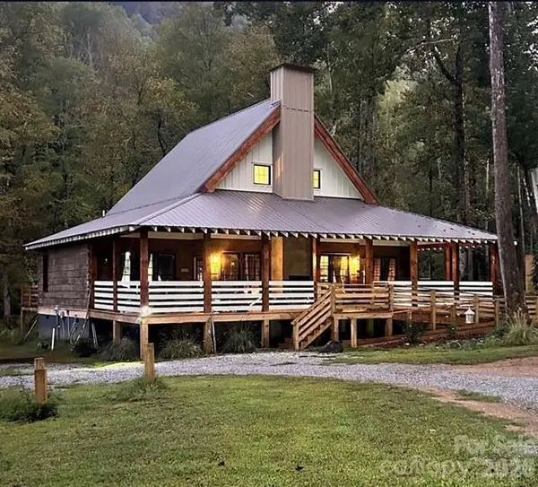 42 Rivercove Lane, Saluda, NC 28773