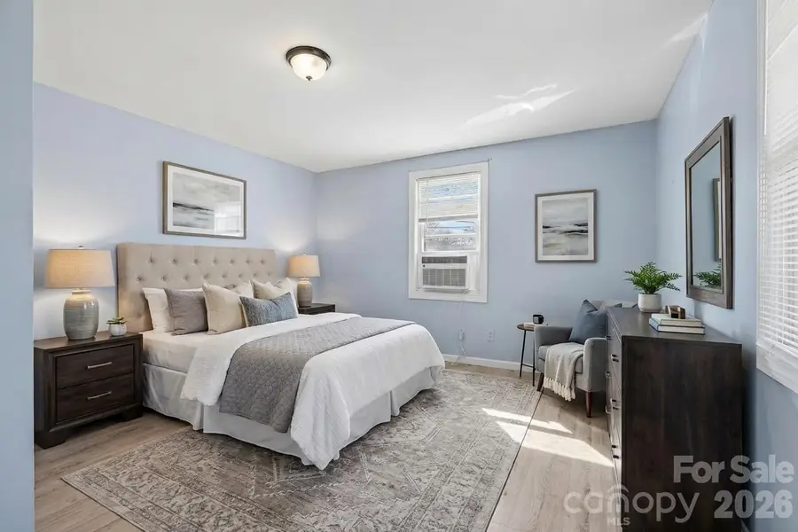 603 1st Street Sw, Hickory, NC 28602 - #3