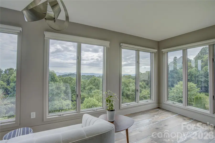 204 Fleetwood Plaza, Hendersonville, NC 28739 - #2