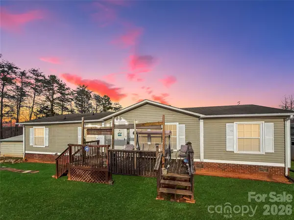 204 Freeman Ridge Trail, Pilot Mountain, NC 27041