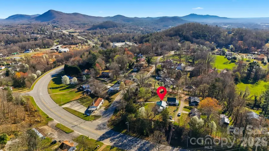 1406 Walt Arney Road Sw, Lenoir, NC 28645 - #2