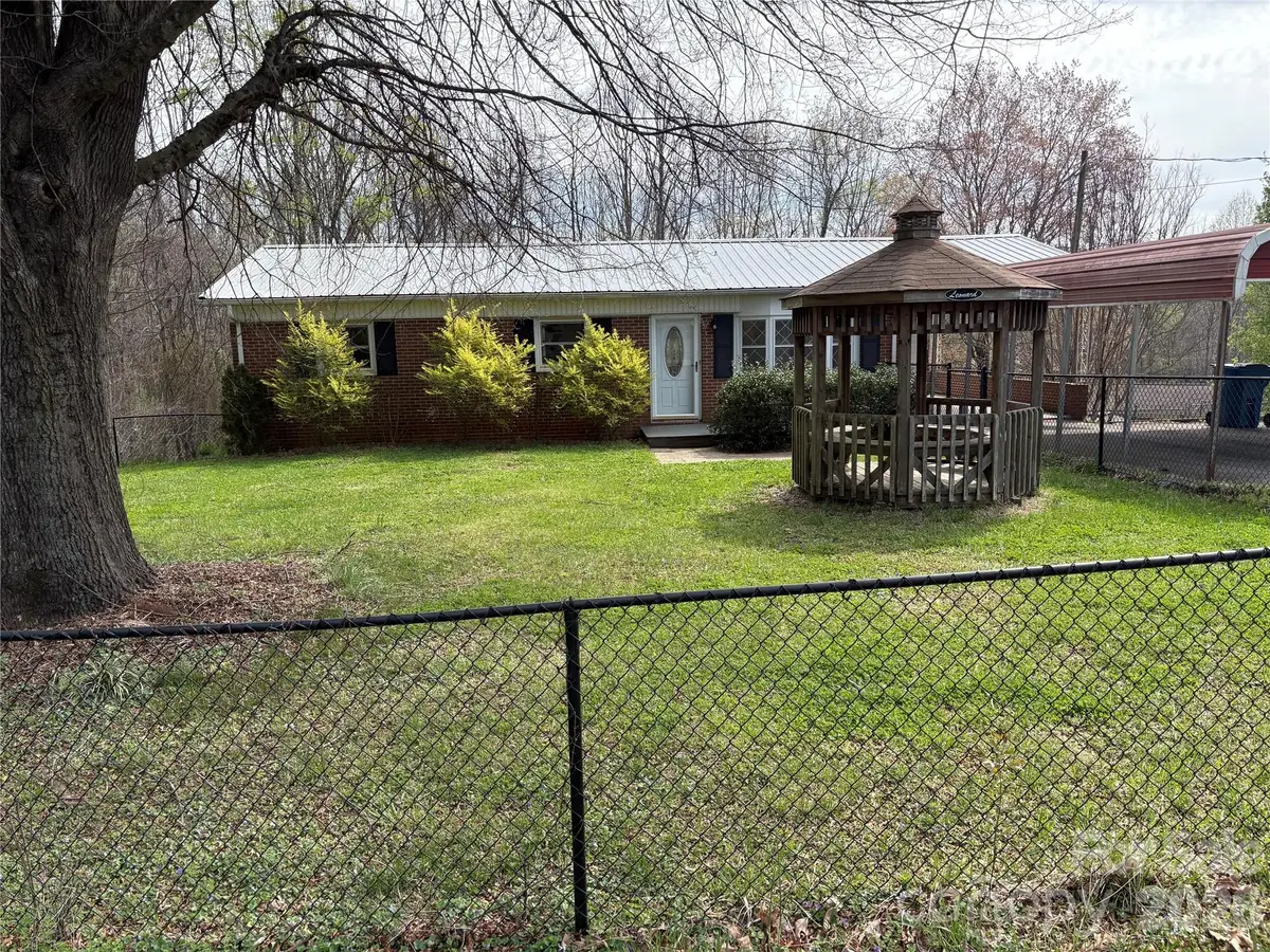 2137 23rd Street Drive Se, Hickory, NC 28602 - #1