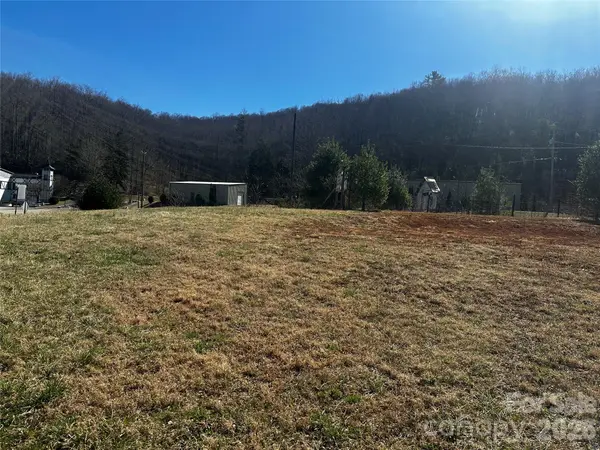 400 Old Dale Road, Spruce Pine, NC 28777