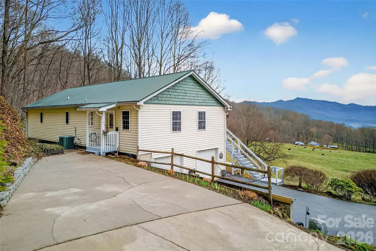 120 Mountain Mist Lane, Waynesville, NC 28785 - #1