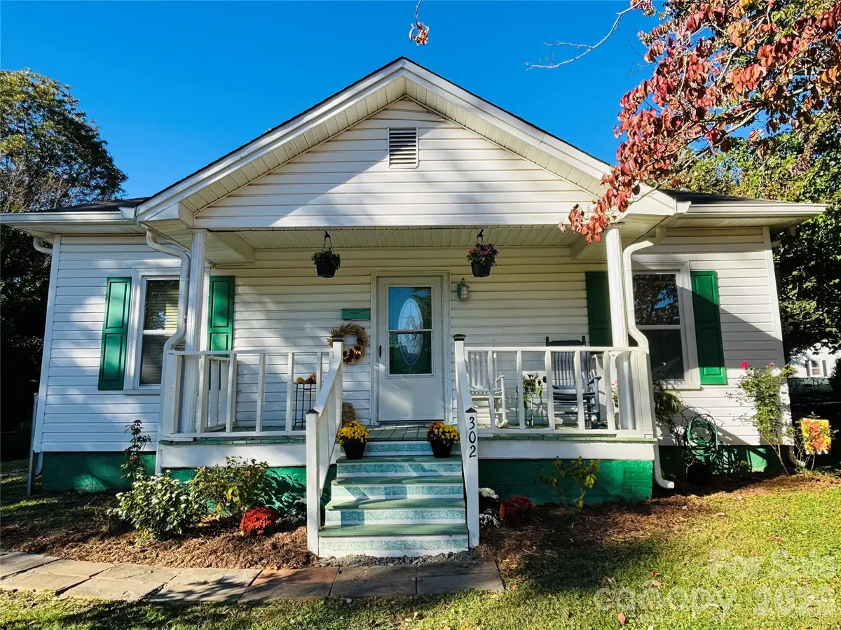 302 Park Avenue, Mount Holly, NC 28120 - #1