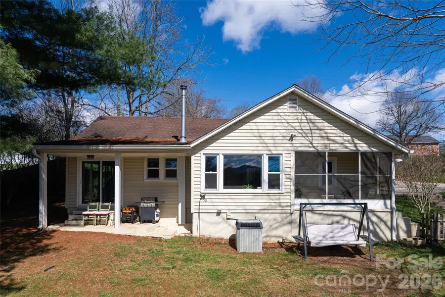 203 Pine Street, Candler, NC 28715 - #2