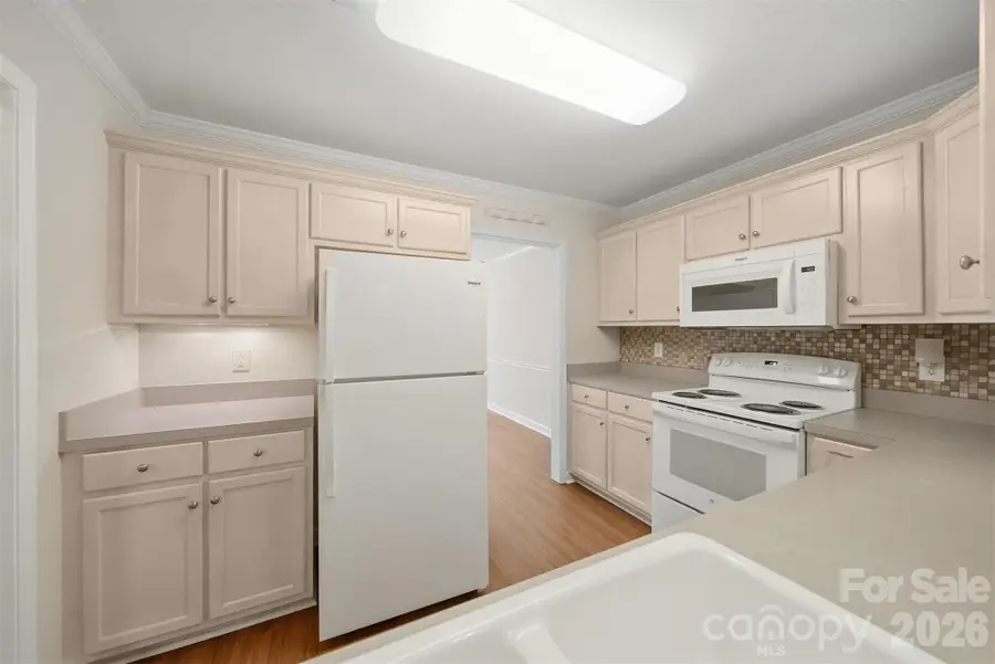 154 39th Avenue Court Nw, Hickory, NC 28601 - #3