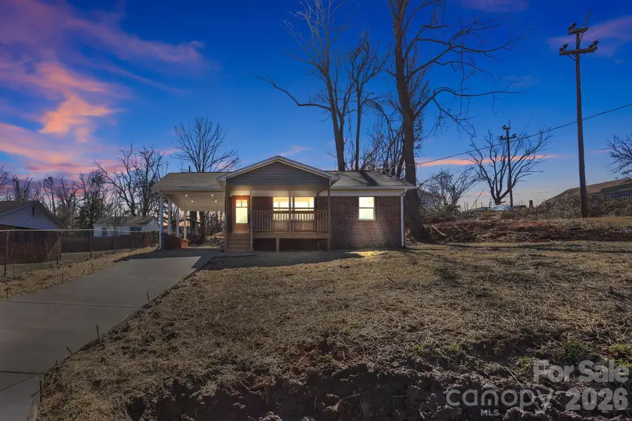 2991 1st Avenue Place Nw, Hickory, NC 28601 - #2