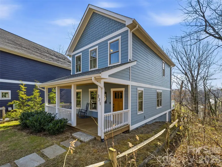 221 Courtland Place, Asheville, NC 28801 - #3