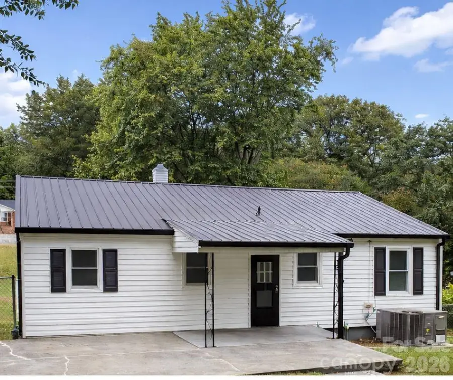 906 N Flint Street, Lincolnton, NC 28092 - #2