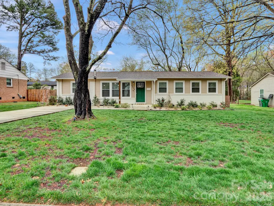 4214 Vinetta Court, Charlotte, NC 28215 - #2