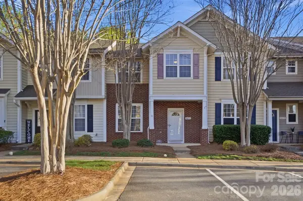 8422 Chaceview Court, Charlotte, NC 28269