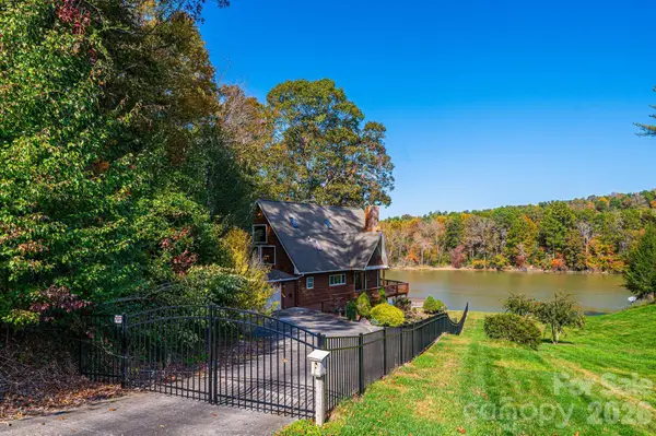 1925 Lake Acres Drive, Hickory, NC 28601
