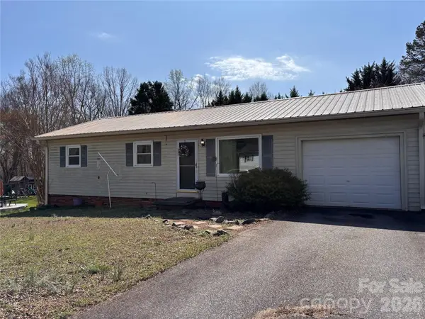 5445 Glenview Drive, Hickory, NC 28602