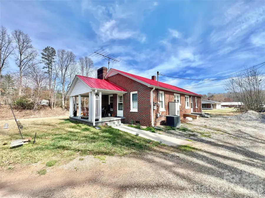 5528 Elkin Highway, North Wilkesboro, NC 28659 - #3