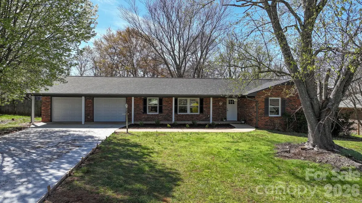 715 Sunridge Drive, Lincolnton, NC 28092 - #1