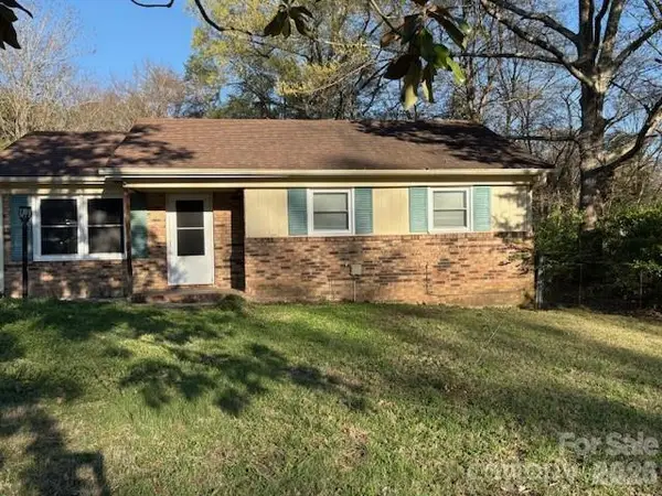 9727 Starwood Drive, Charlotte, NC 28215