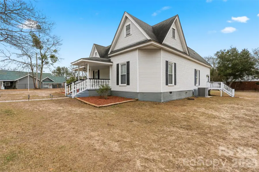 207 Oak Avenue, Hamlet, NC 28345 - #2