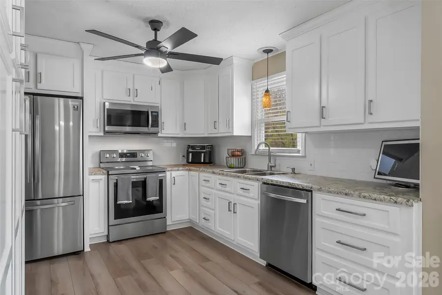 1757 Castlewood Court, Hickory, NC 28602 - #3